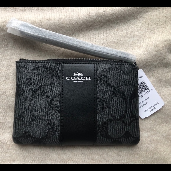 NWT💗Coach Black Wristlets bag💗 - Picture 3 of 9